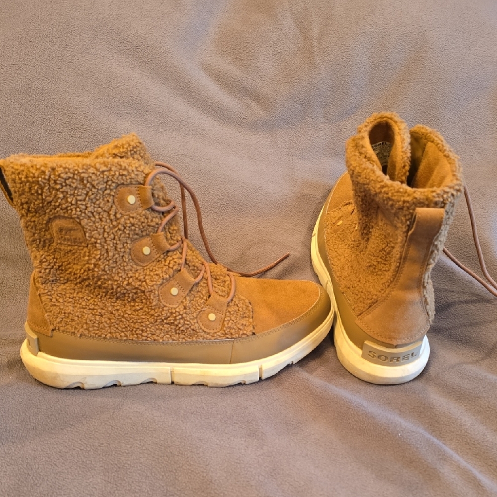Sorel Womens Brown and Tan Cozy Boots